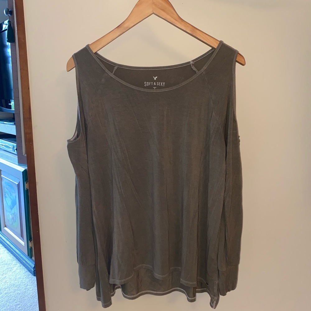 American Eagle cold shoulder top